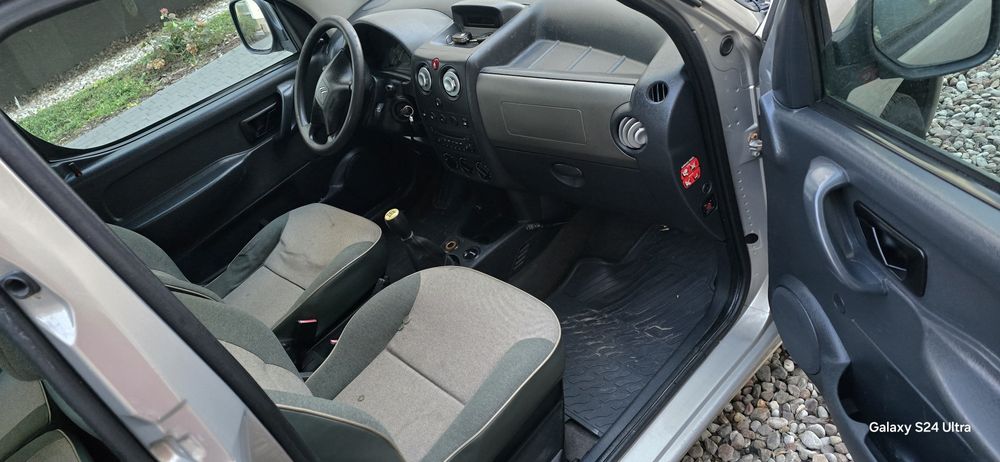 2008r 240tys 1.6HDI klima el.szyby hak