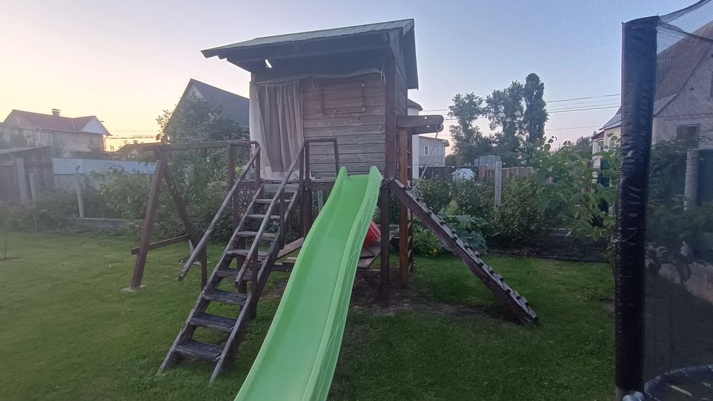 Дерев'яний будинок