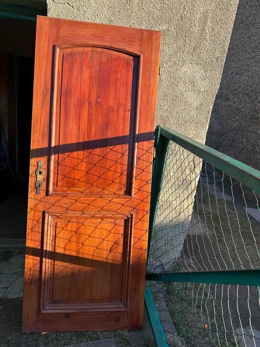Drzwi drewniane z demontażu