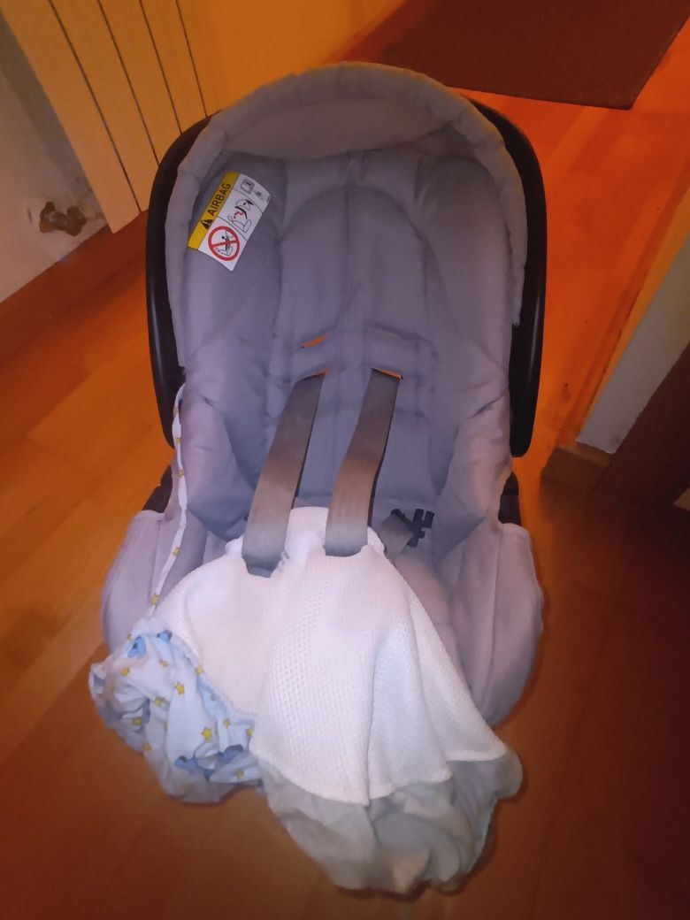 Ovo Chicco keyfit com base Semi -Novo
