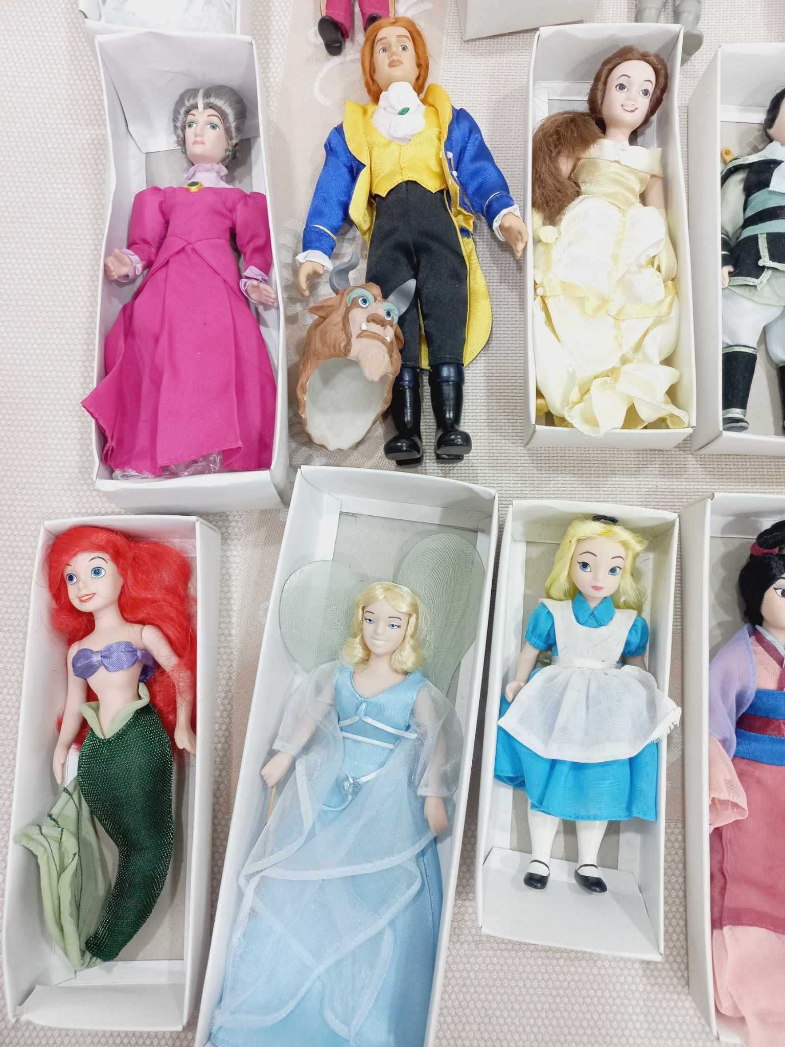 Bonecas porcelana Disney - coleção - novas