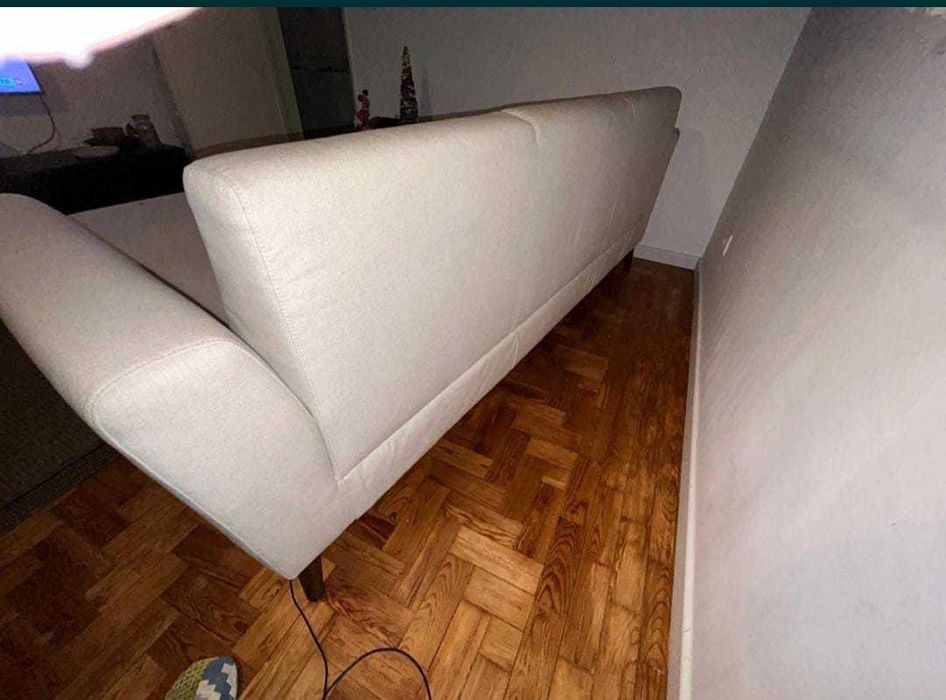 sofa da gato preto