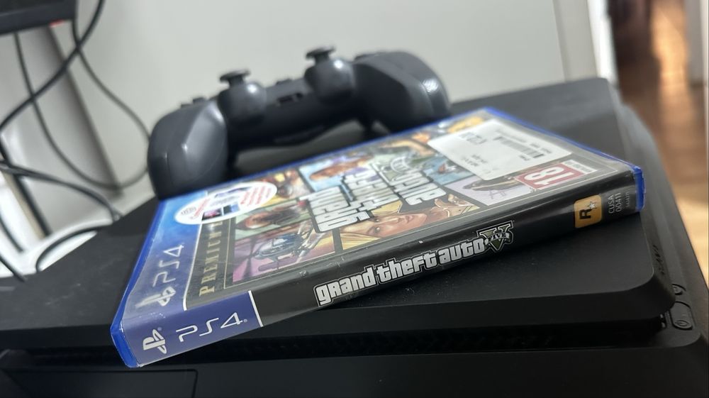 Vendo playstation 4 usada