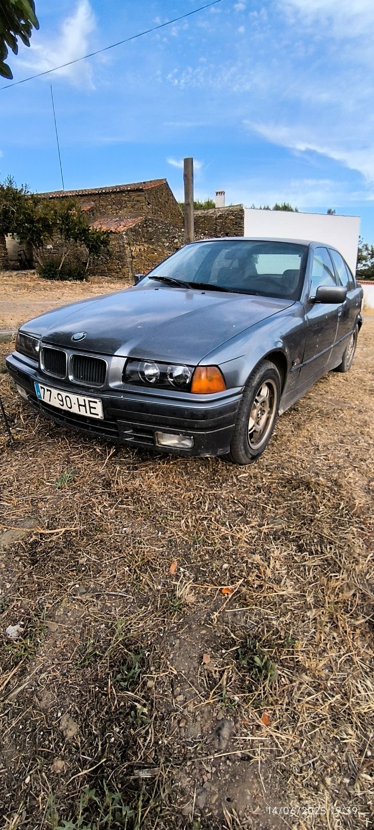 BMW 318 TDS - 2500€