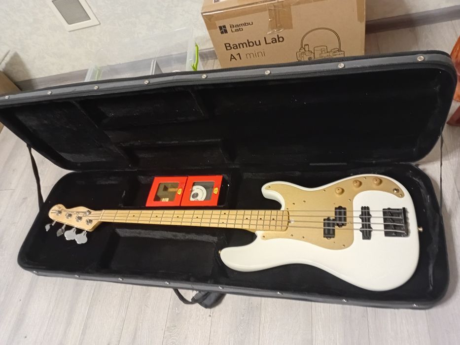 Басгітара Fender терміново