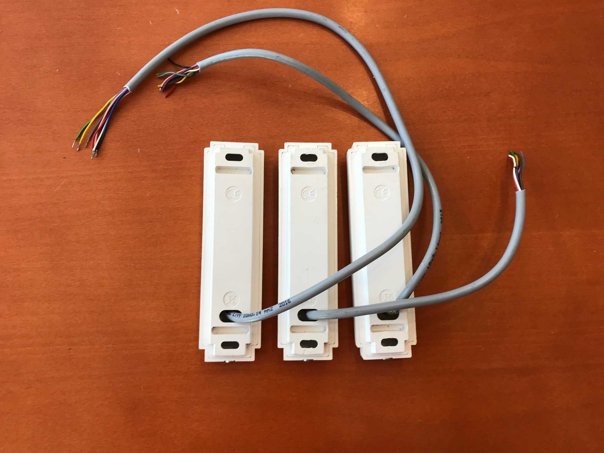 Satel Integra expander INT-R i trzy czytniki CZ-EMM2 cena za komplet