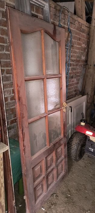 Okna z rozbiórki i dzwi