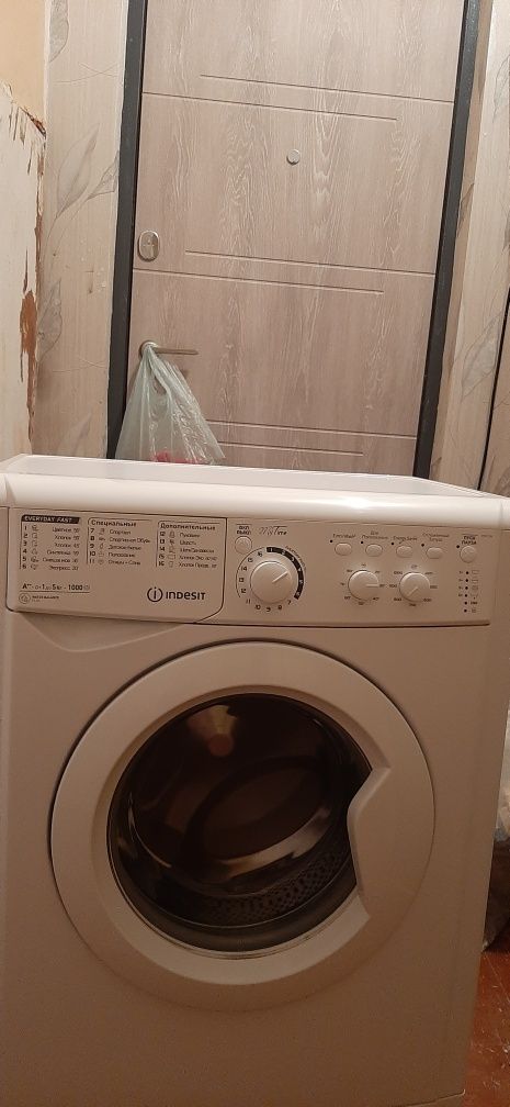 Indesit Е2SC 2150 W  UA стиральная машинка