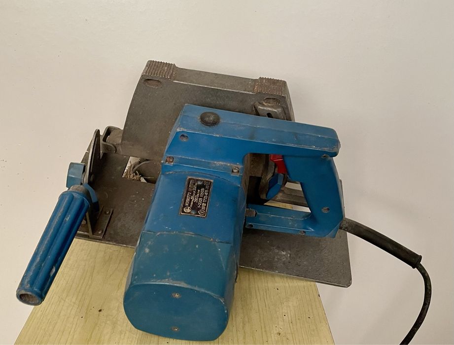 Duza pilarka tarczowa IZ