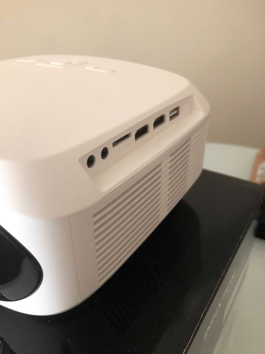 Projetor PRIXTON Picasso Wi-Fi — 9000 lúmens, Full HD (1920×1080)