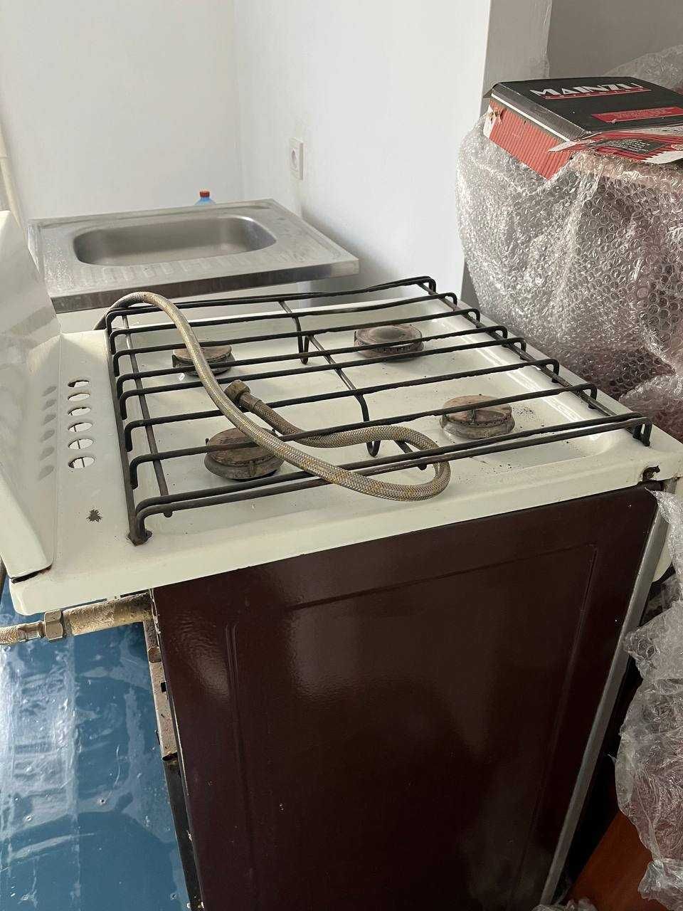 Продам газову плиту Elekta