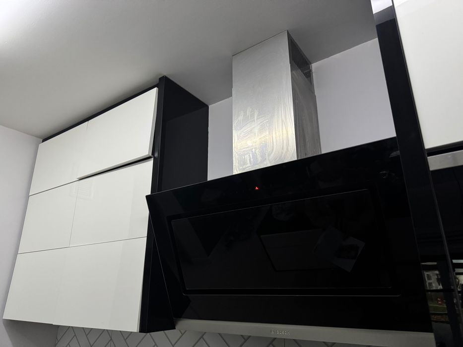 OKAZJA Meble kuchenne + wyspa biały połysk