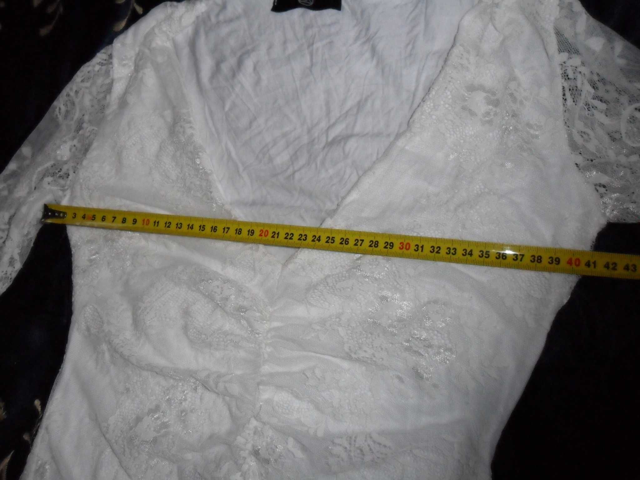 Белое кружевное платье, черное с камнями 42-44 р.