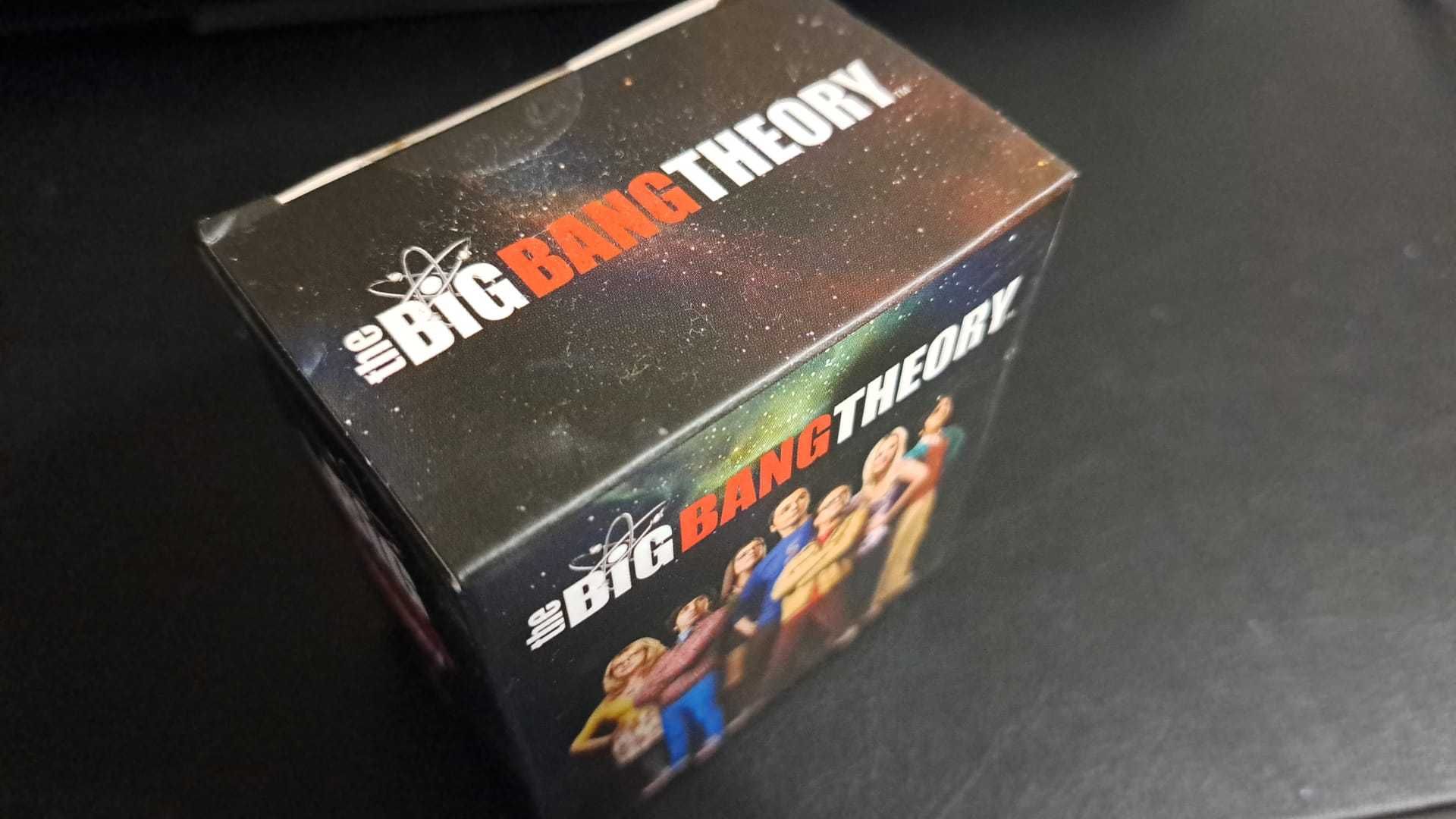The Big Bang Theory - Running Press - copo + ímanes + emblema NOVO NEW