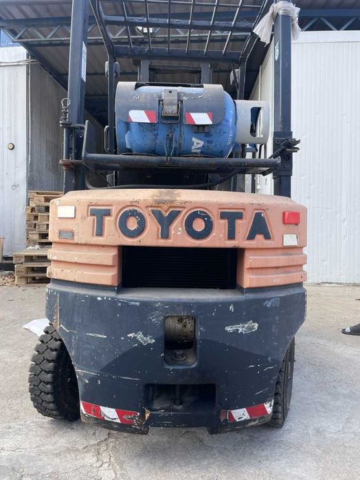 Wózek widłowy spalinowy TOYOTA  - 5FGF15-40-5FGF18