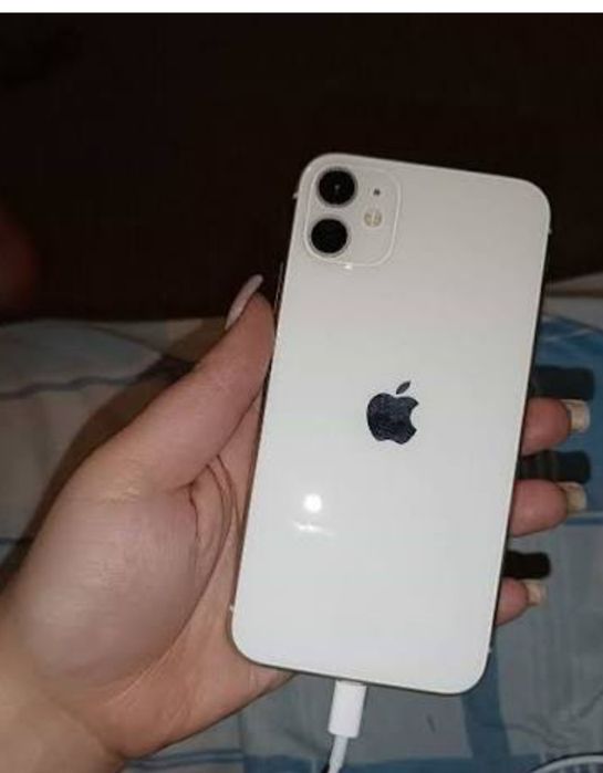 11 айфон 4/64 в хорошому стані