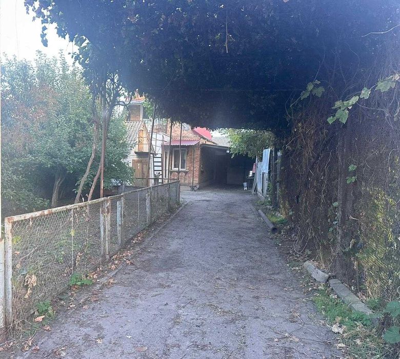 Продається житловий будинок