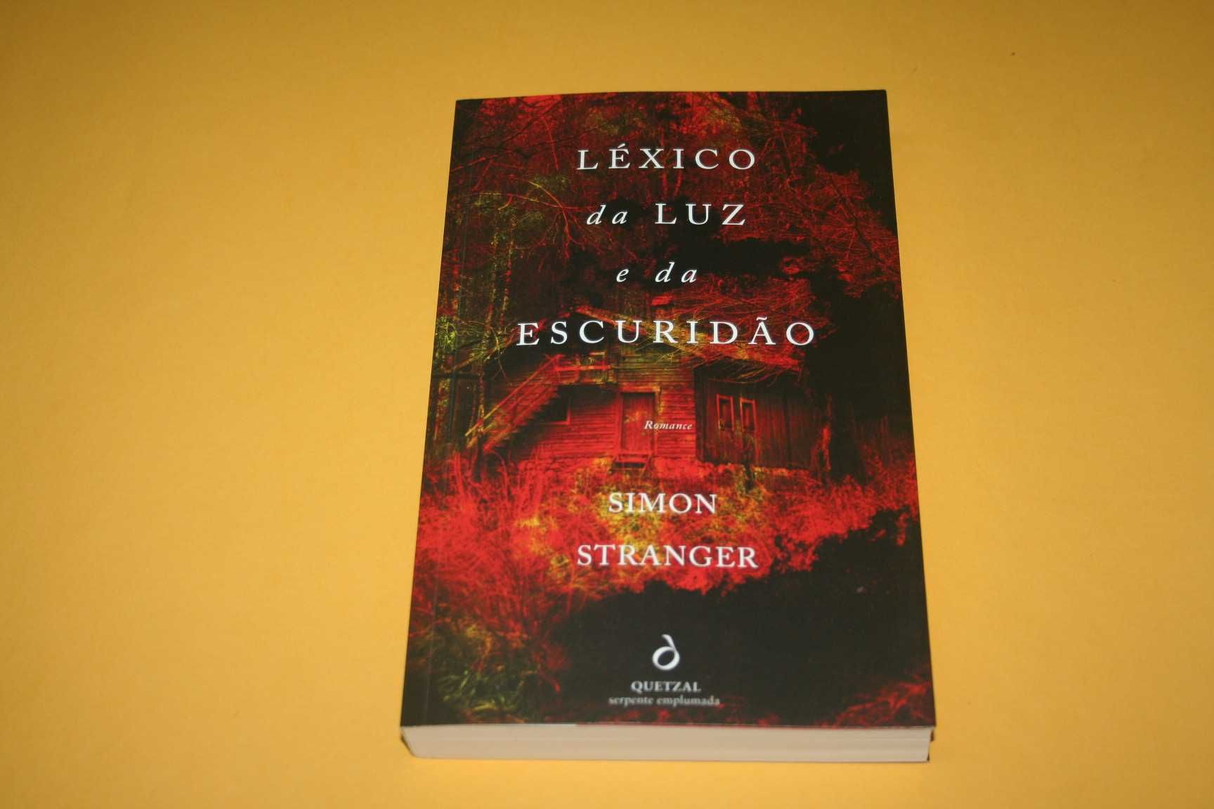 [] Léxico da Luz e da Escuridão, Simon Stranger