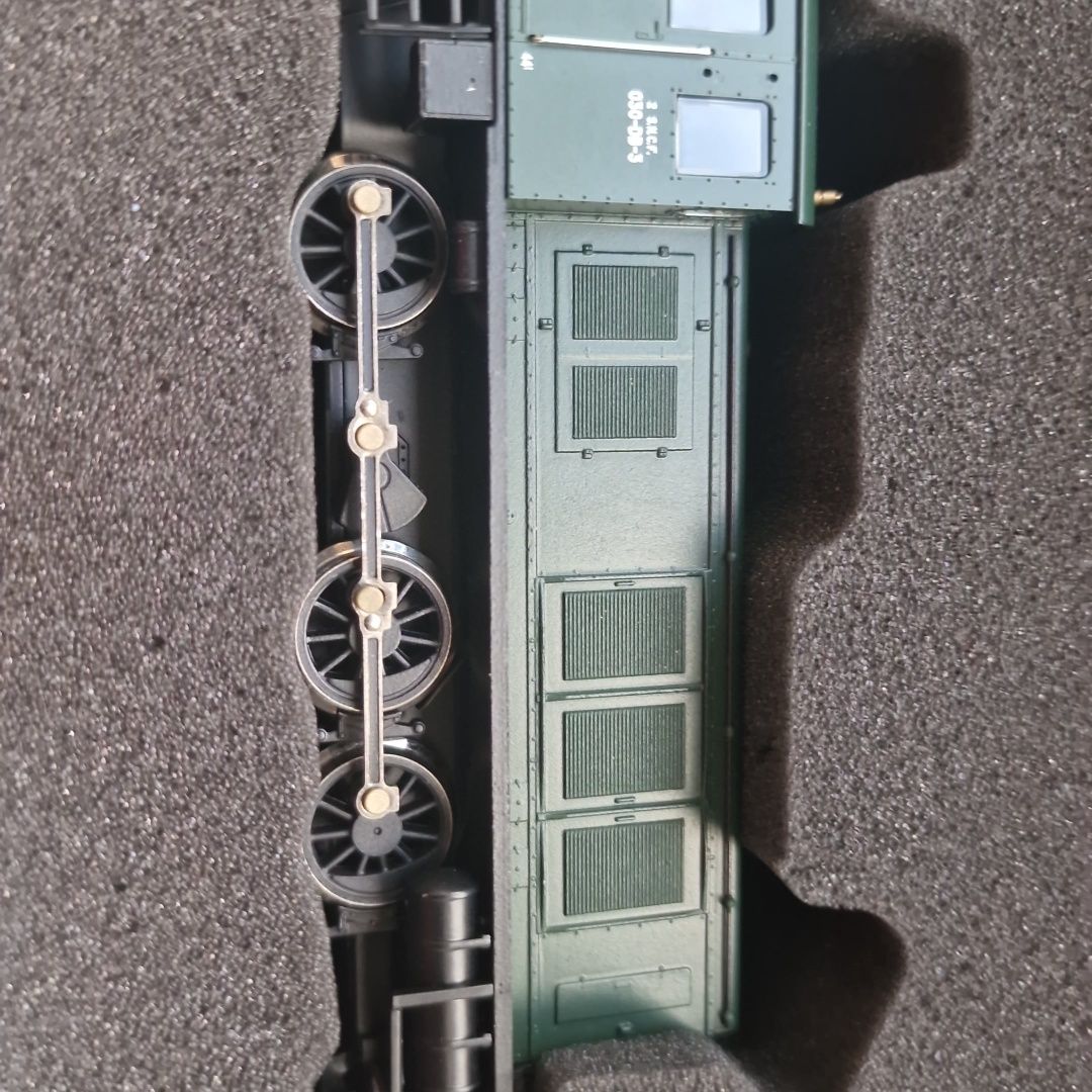 Locomotivas digitais e analogicas potentes novas em caixa.