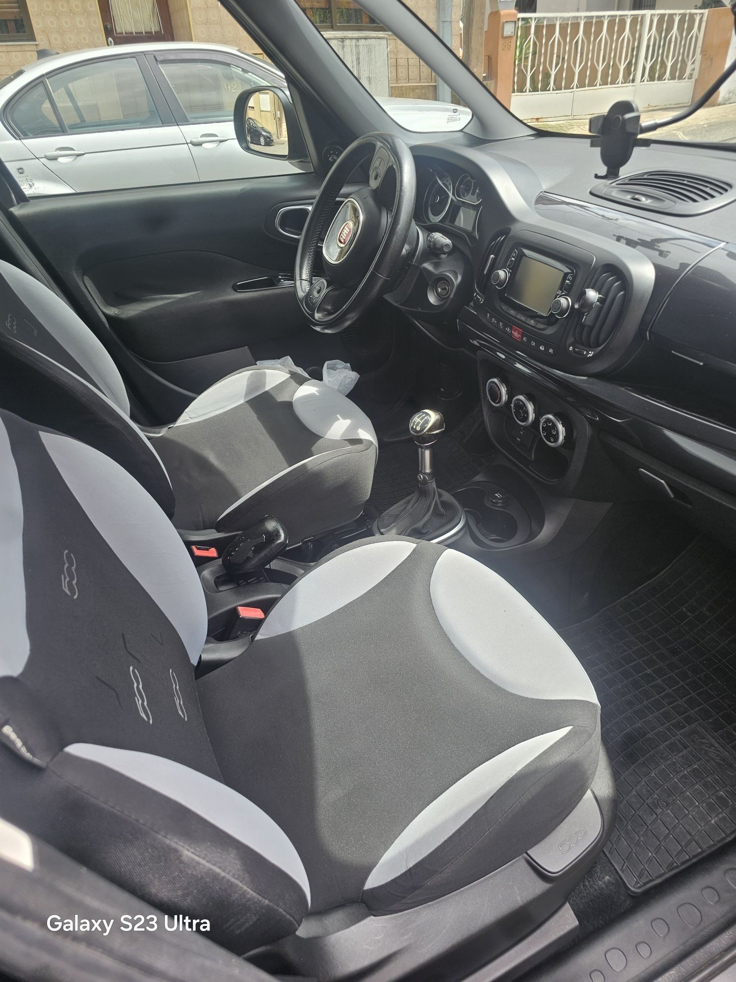 Fiat 500L em bom estado