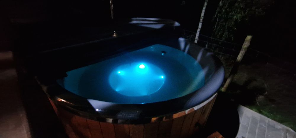 Domek Letniskowy, Dom Całoroczny Eryś. Jacuzzi, balia.Terminy Wrzesień