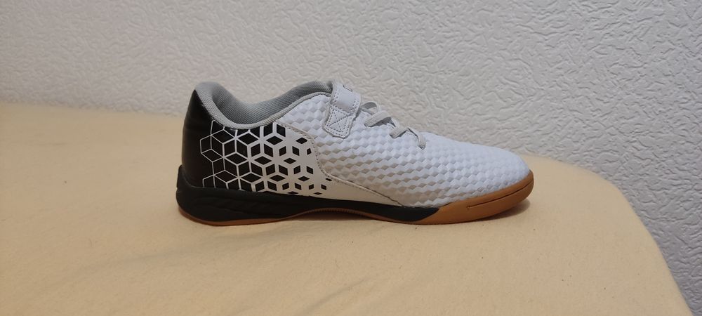 Удобные кроссовки kappa