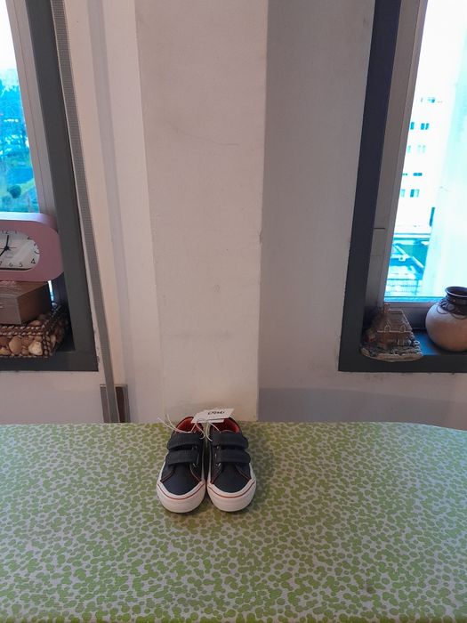 Vendo Sapatilhas de Criança muito bonitas novas