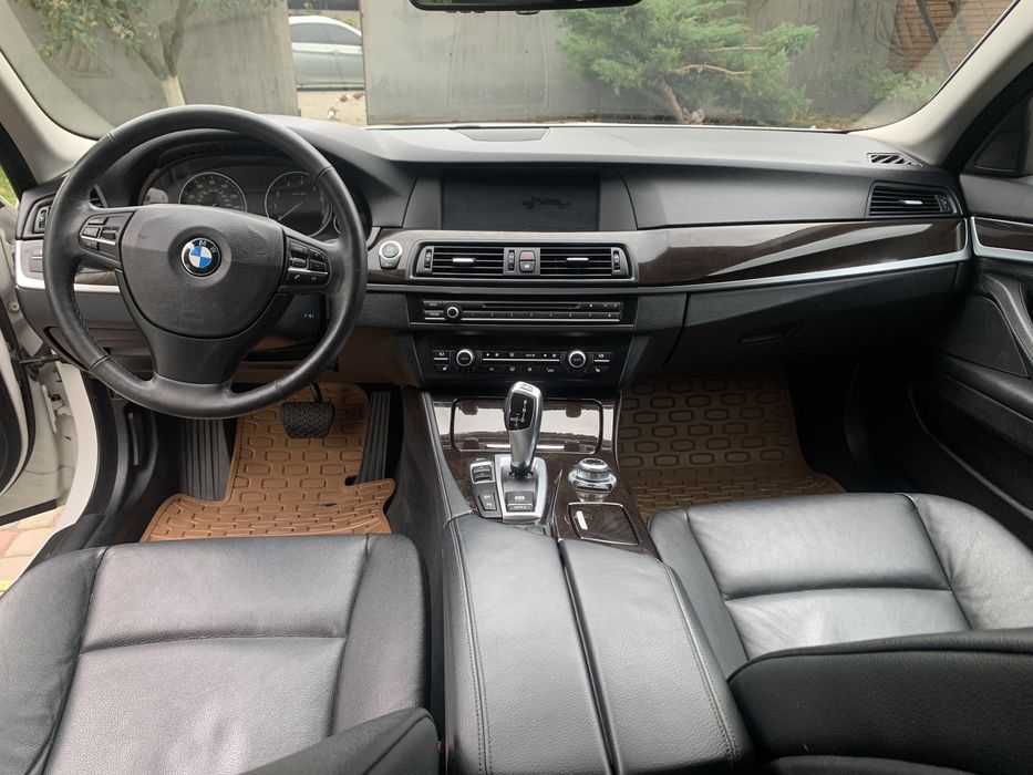 Разборка BMW F10 N57 N20 N55 N63 N13 фари крило бампер стопи двері