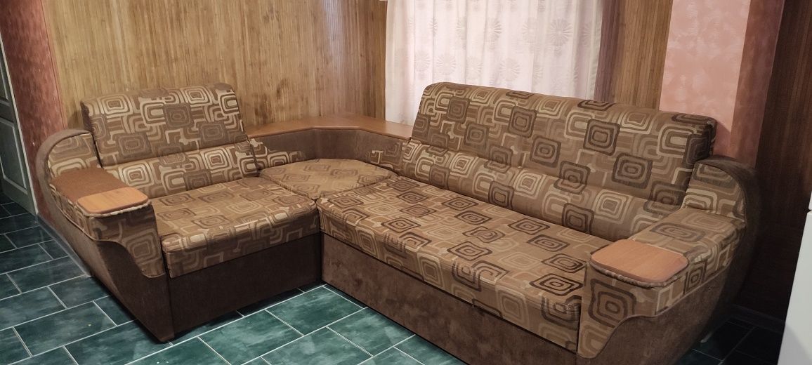 Продам диванный уголок с нишей для белья