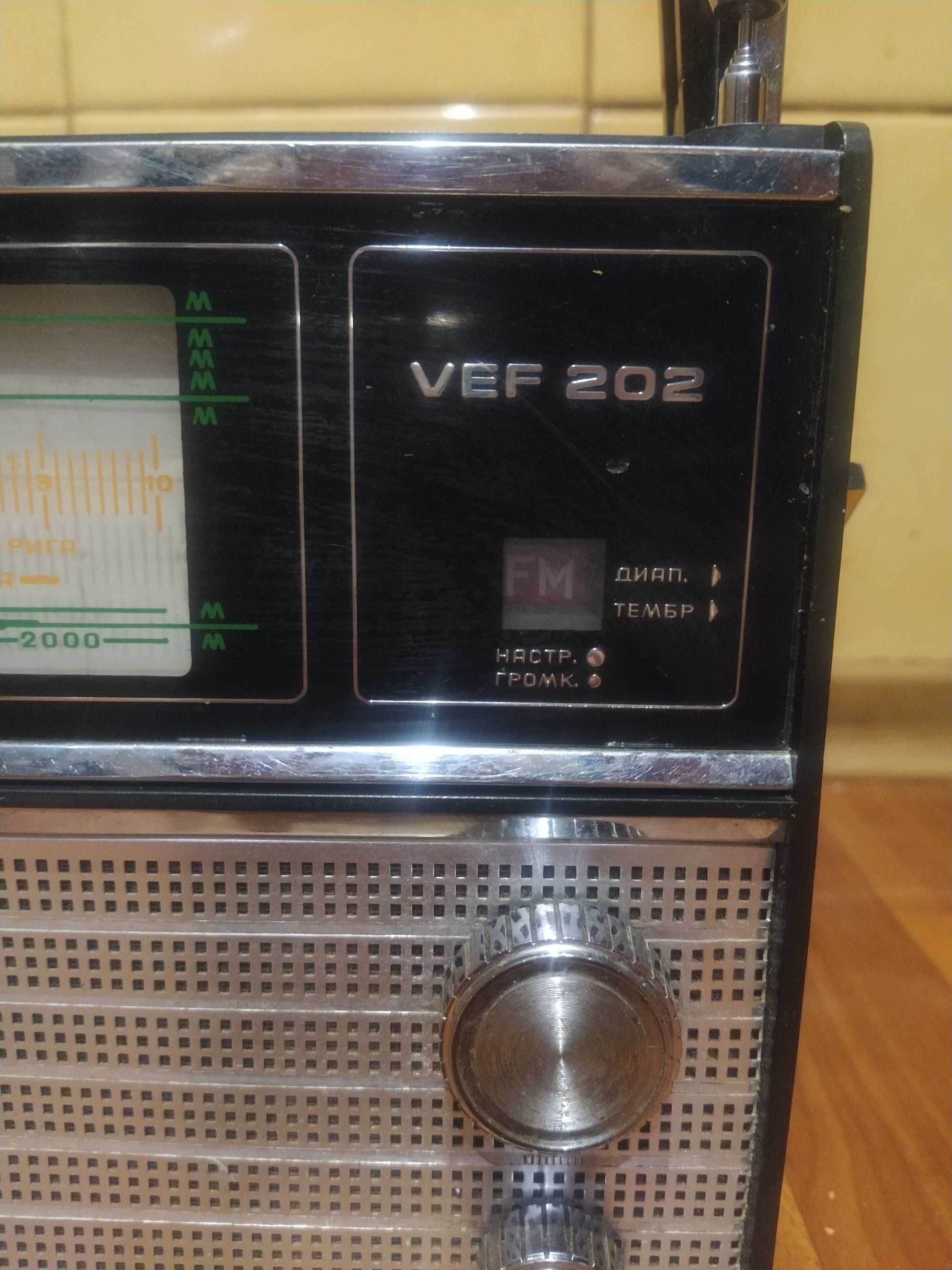 Радиоприемник СССР VEF 202