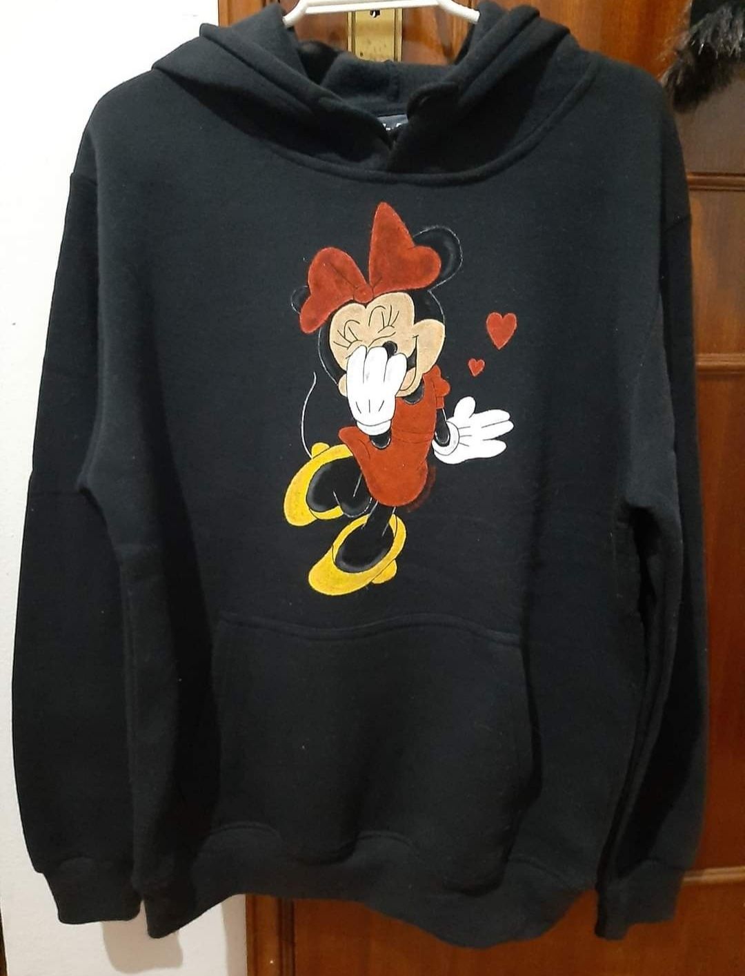 Sweatshirt com pintura minnie