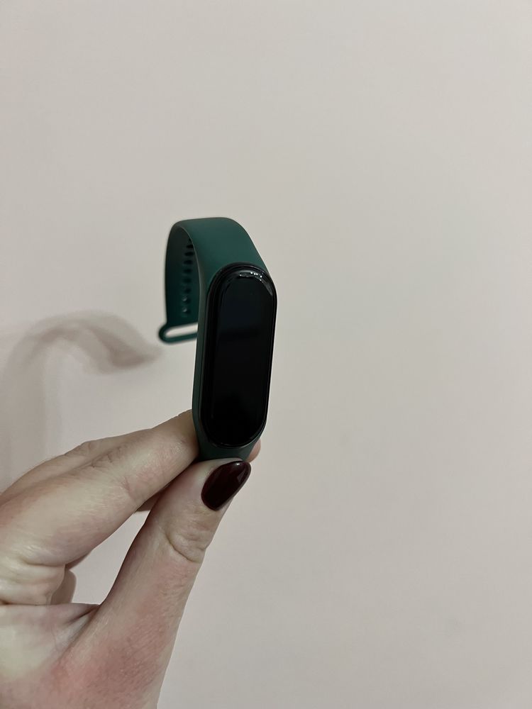 Продам Mi Band 4