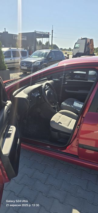 Автомобіль пежо 307