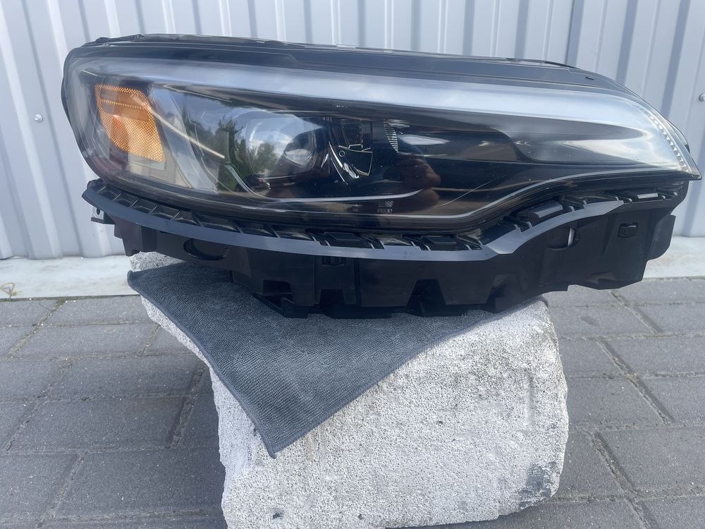 Передня права фара Jeep Cherokee19-21