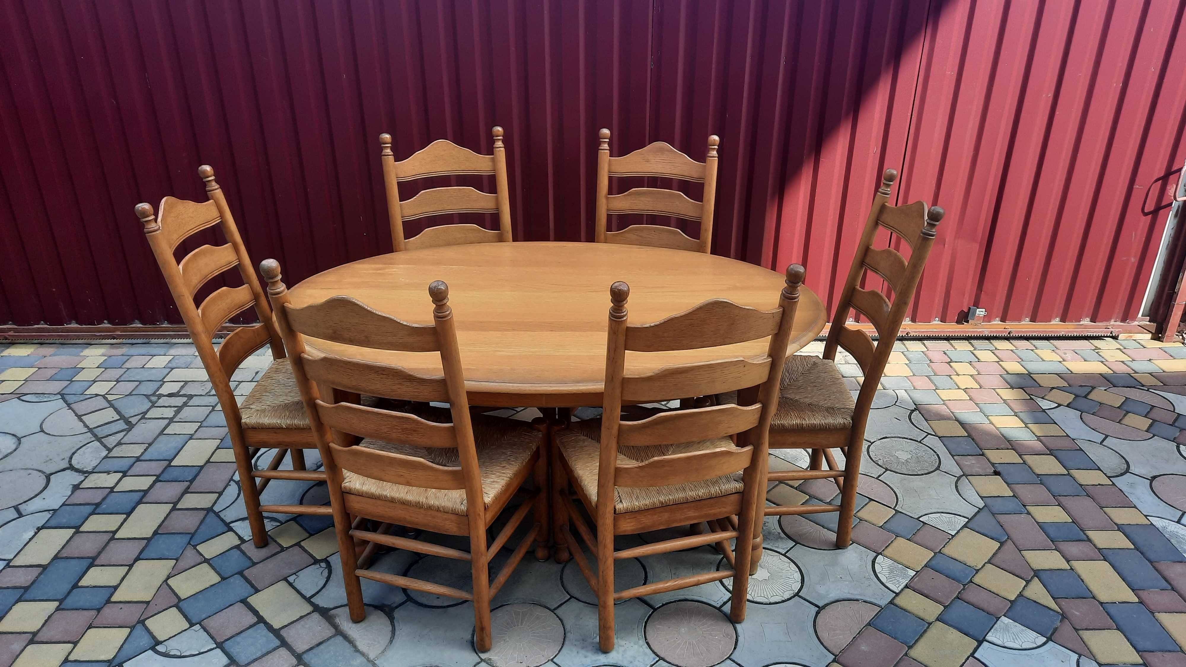 Стол столовый нераскладной  без стульев