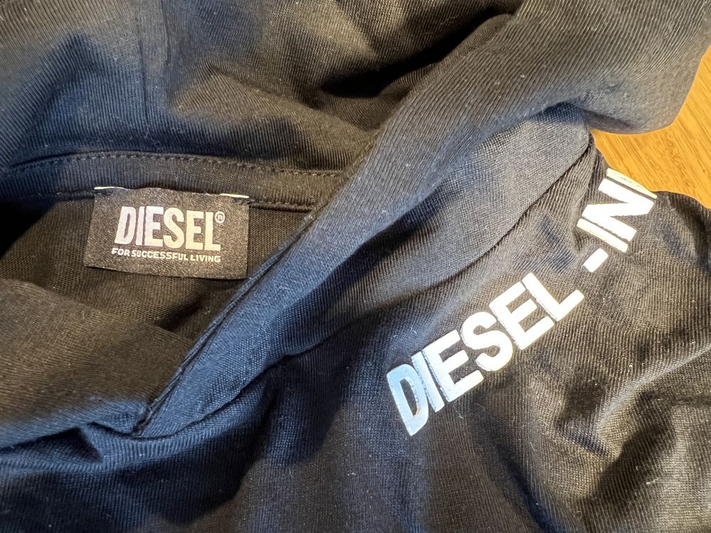 Лонгслив с капюшоном Diesel (размер М)