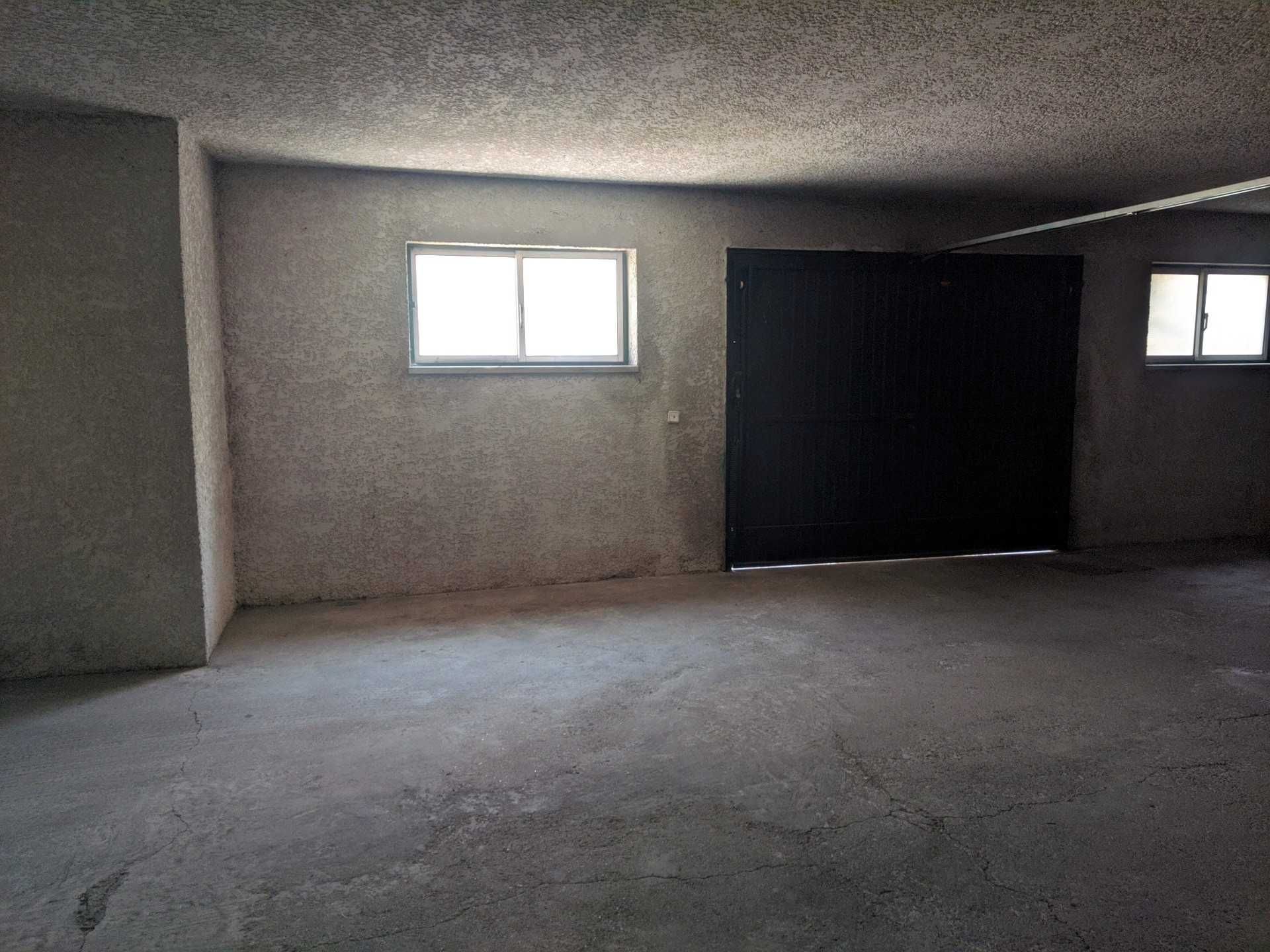 Alugo lugar de garagem