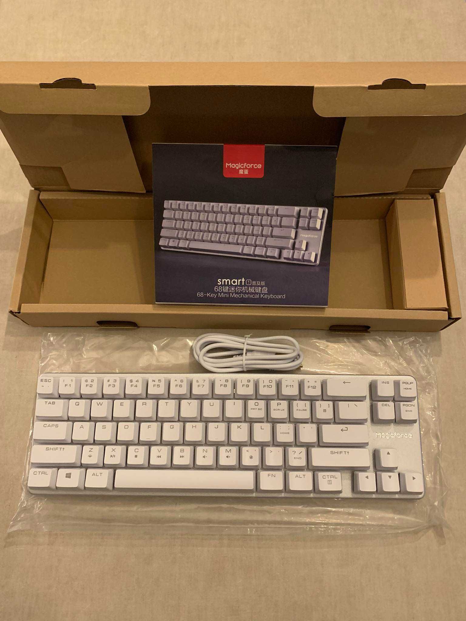 Mini mechaniczna klawiatura gaming  BrownSwitch68klawiszy60%Magicforce