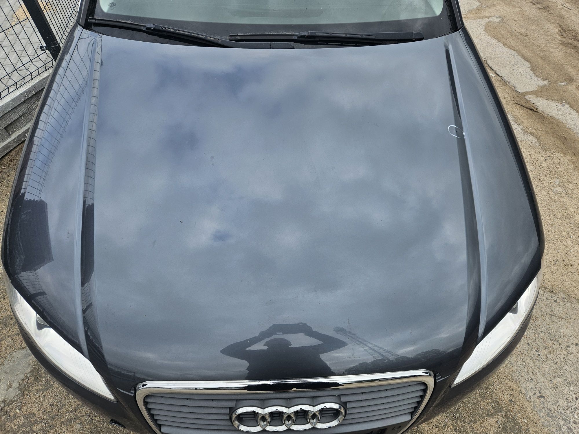 Maska Audi A4 B7 LX7Z
