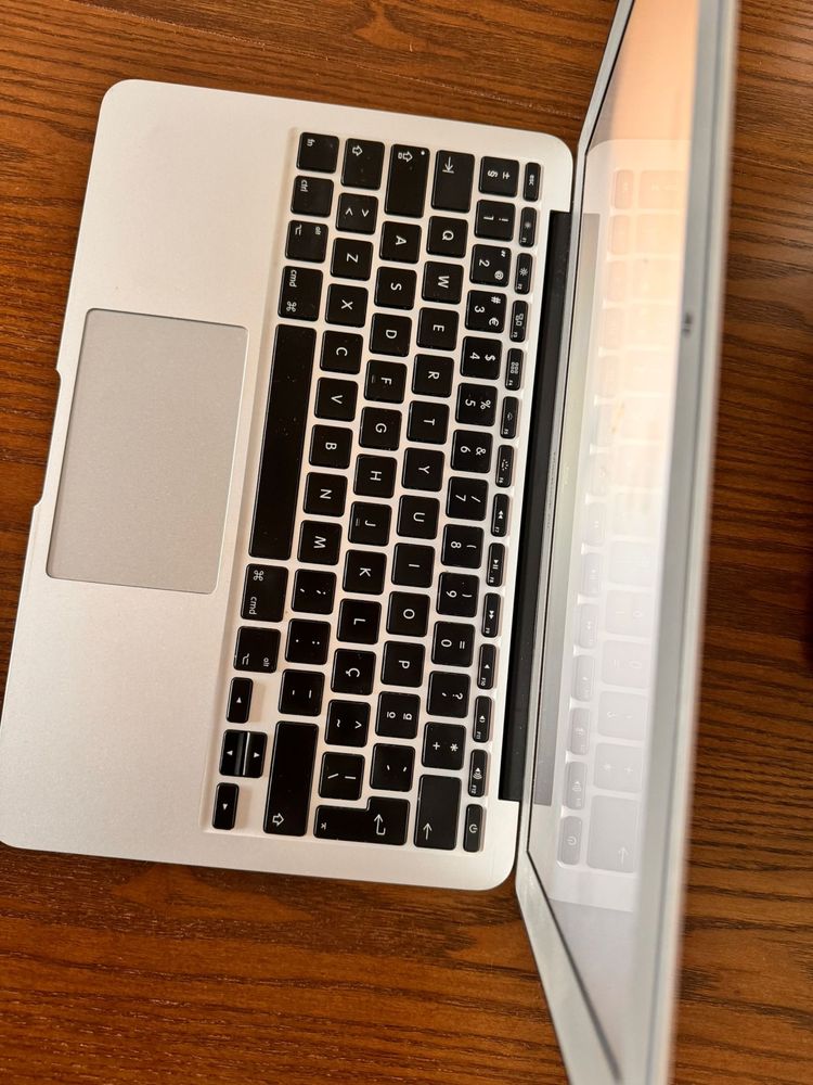 MacBook Air 11” (2015)