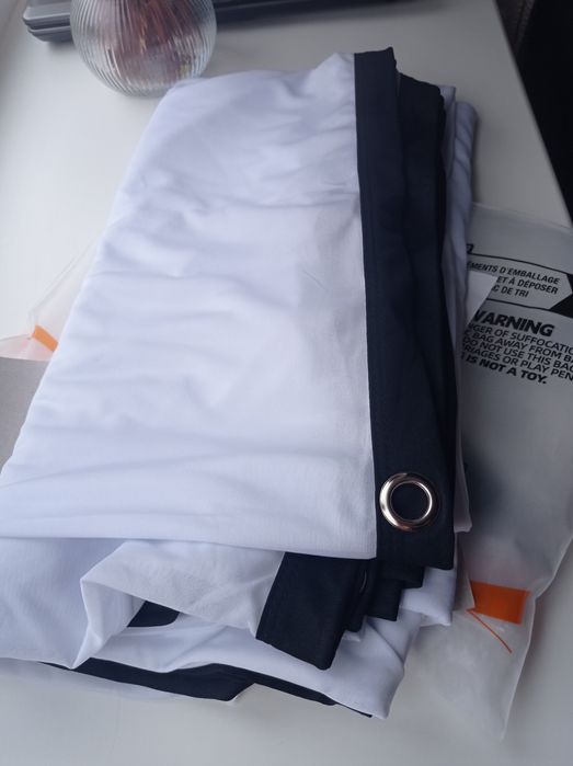 Екран для проектору  новий з тему дешево