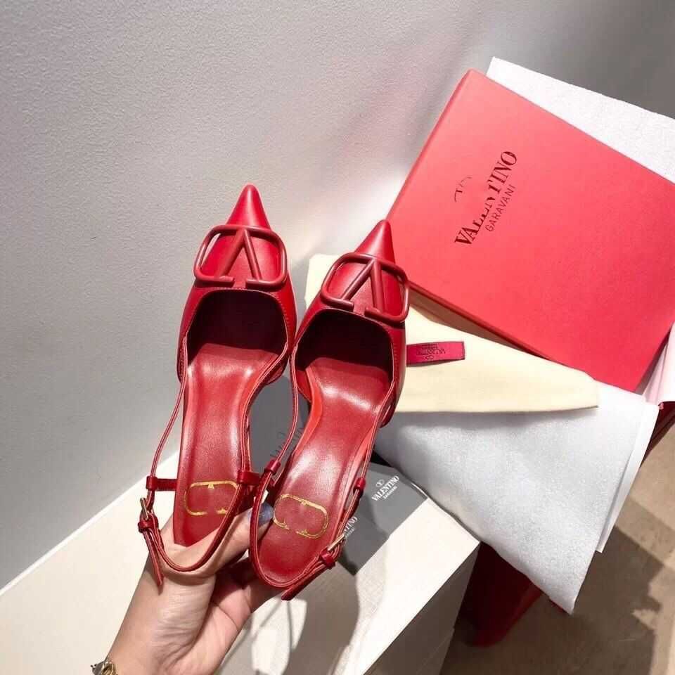 Туфлі шкіряні човники Valentino