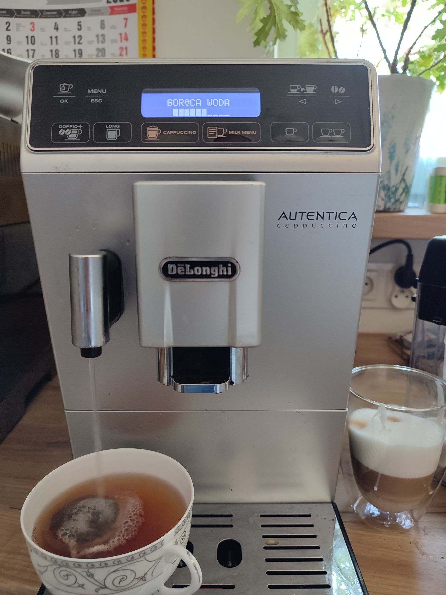 Eksres DeLonghi Autentica Cappuccino Etam29660 z pojemnikiem na mleko