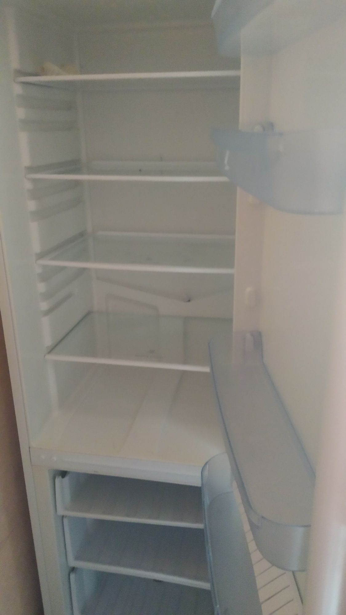 Продам холодильник.