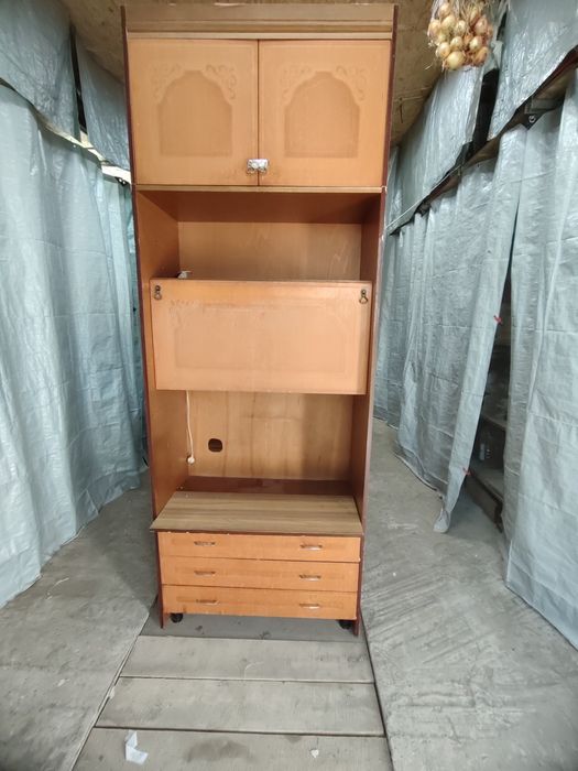 Стінка у вітальню. Можливо окремо продаж шаф.