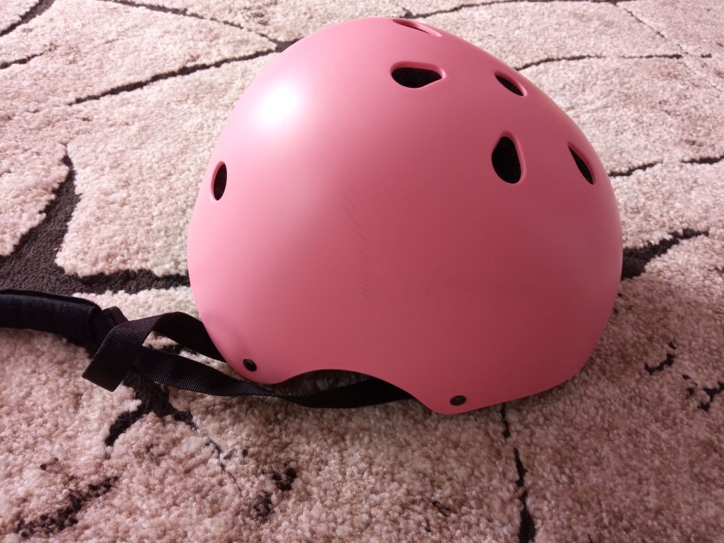 Kask z lampką LED