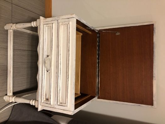 Szafka nocna, Niciak shabby chic