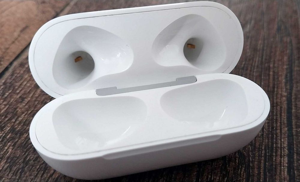 ‼️ Apple AirPods кейс A2566 (EMC 3986) + силикон чехол‼️
