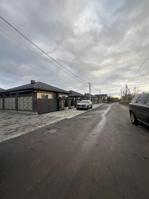 Продаж / Будинок / Спокійна , Щасливе, Рівне