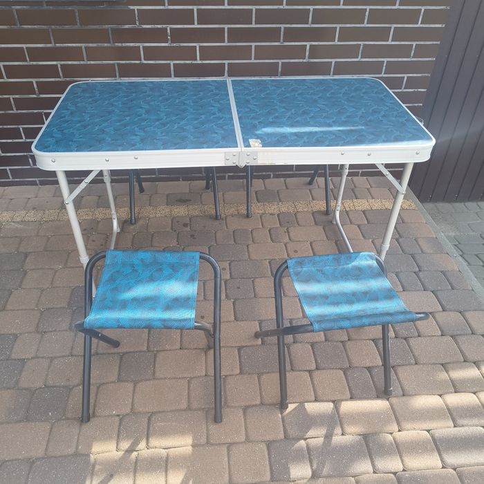 Stół kempingowy składany + 4 taborety Quechua dla 4-6 osób